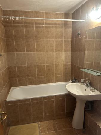 3 dormitoare 2 bai pretabil pentru 3 studenti- ERASMUS- Share rent- STEFAN CEL MARE, str Polona