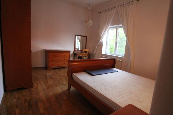 Primaverii Apartament in vila cu 2 dormitoare 2 bai de inchiriat. Single expat. Chic@ A la Provence