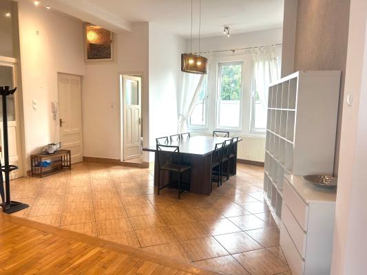 Primaverii Apartament in vila cu 2 dormitoare 2 bai de inchiriat. Single expat. Chic@ A la Provence