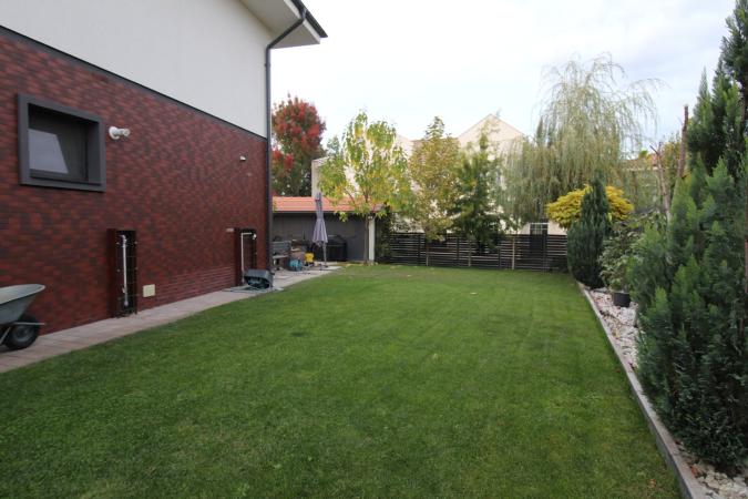 Vila 5 camere, 3 bai, teren de 600 mp in Paradisul Verde Corbeanca an 2022 de inchiriat, SU 162 mp