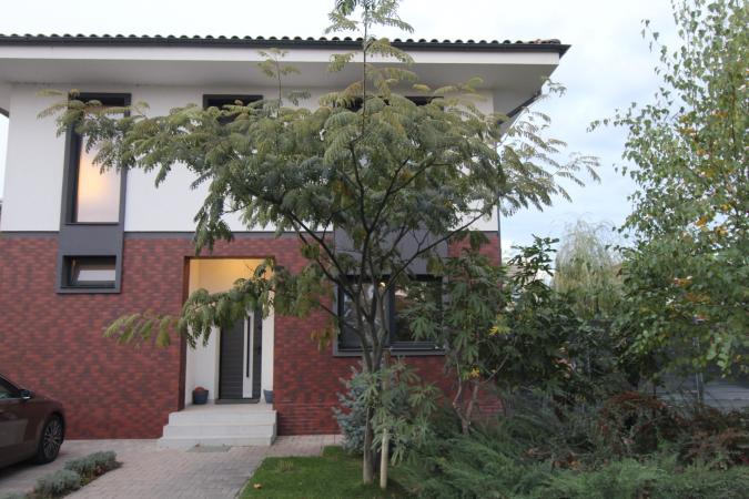 Vila 5 camere, 3 bai, teren de 600 mp in Paradisul Verde Corbeanca an 2022 de inchiriat, SU 162 mp