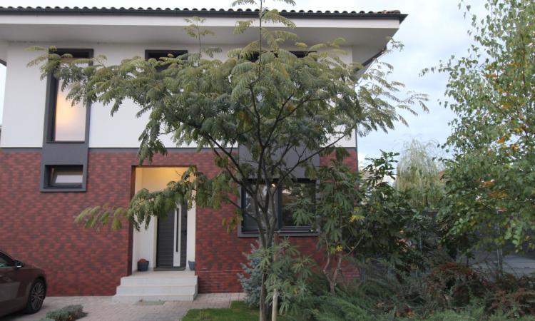 Vila 5 camere, 3 bai, teren de 600 mp in Paradisul Verde Corbeanca an 2022 de inchiriat, SU 162 mp