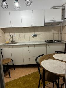 De inchiriat apartament cu 2 camere in vila zona Cotroceni (prima inchiriere)
