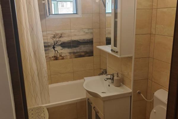 De vanzare Apartament cu 2 camere (mobilat si utilat) - Bucurestii Noi/ Parc Bazilescu