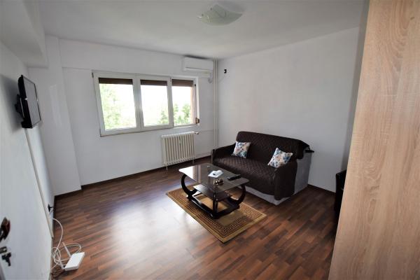 Dorobanti - Stradal - garsoniera decomandata - bloc mixt