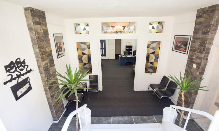 Apartament 3 camere - Zona Cismigiu - Demisol inalt