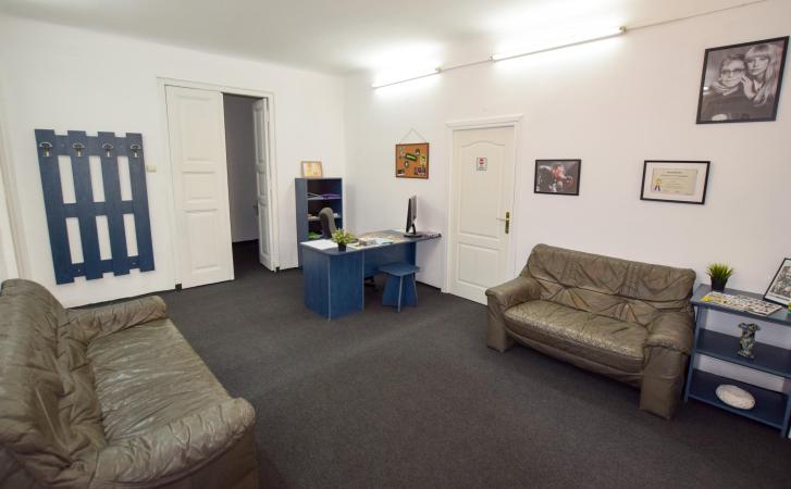 Apartament 3 camere - Zona Cismigiu - Demisol inalt