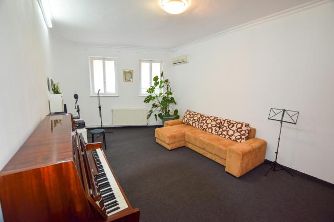 Apartament 3 camere - Zona Cismigiu - Demisol inalt