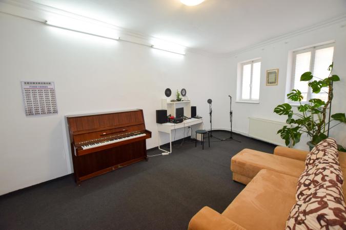 Apartament 3 camere - Zona Cismigiu - Demisol inalt