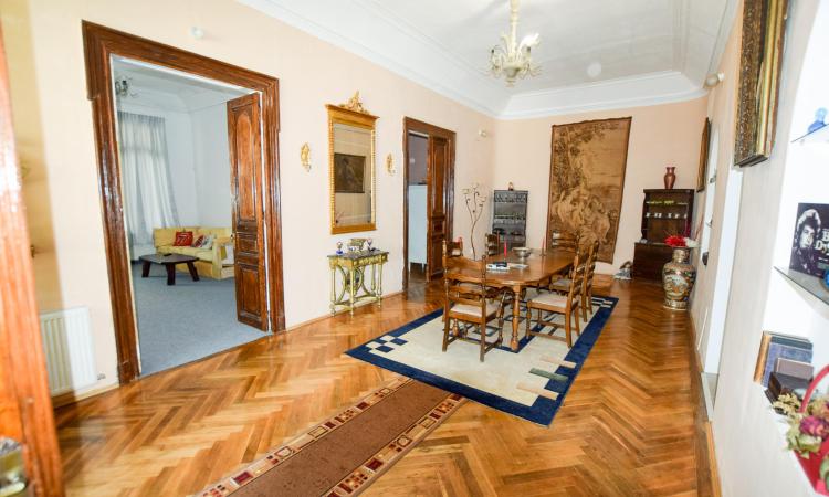 Apartament 5 camere - Zona Cismigiu - Parter inalt