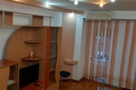Garsoniera - Piata Unirii - Casa Poporului - 37 mp - bloc 1993
