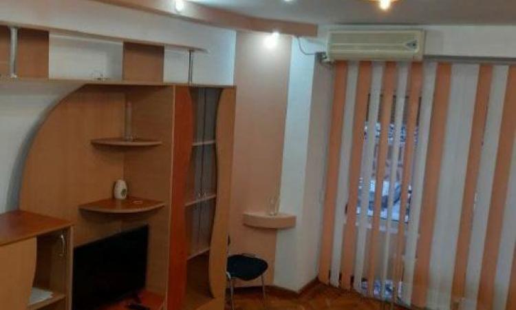 Garsoniera - Piata Unirii - Casa Poporului - 37 mp - bloc 1993