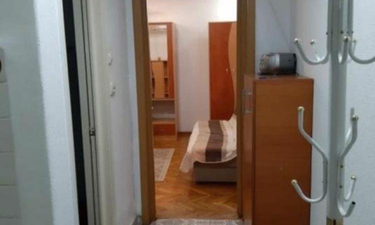 Garsoniera - Piata Unirii - Casa Poporului - 37 mp - bloc 1993