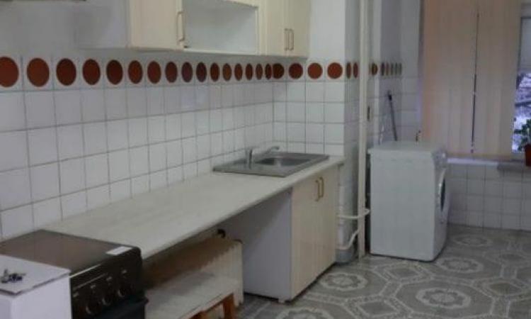 Garsoniera - Piata Unirii - Casa Poporului - 37 mp - bloc 1993