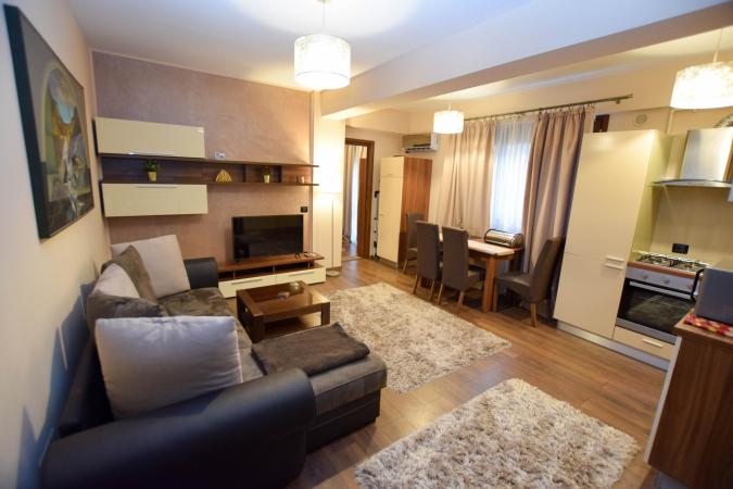 Apartament 2 camere - Dorobanti - Calea Floreasca - Bloc 2011