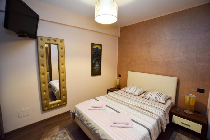 Apartament 2 camere - Dorobanti - Calea Floreasca - Bloc 2011