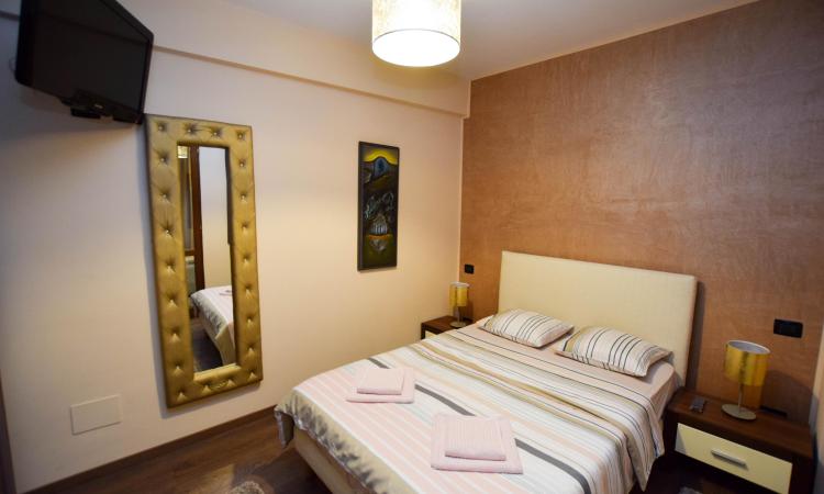 Apartament 2 camere - Dorobanti - Calea Floreasca - Bloc 2011