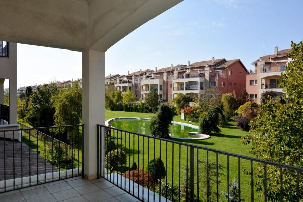 Apartament de LUX 3 Camere- 110mp-Piscina si Terasa