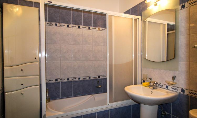 3 camere - Calea Calarasi - 10 min Metrou Muncii - 390 Euro