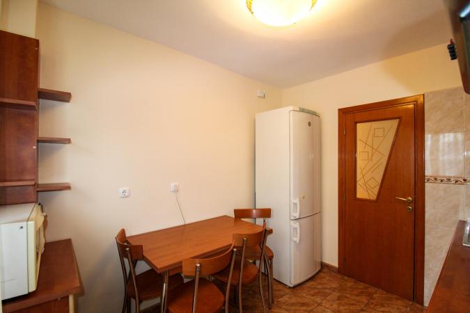 3 camere - Calea Calarasi - 10 min Metrou Muncii - 390 Euro