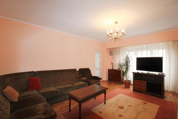 3 camere - Calea Calarasi - 10 min Metrou Muncii - 390 Euro