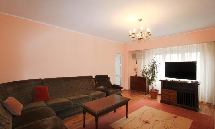 3 camere - Calea Calarasi - 10 min Metrou Muncii - 390 Euro