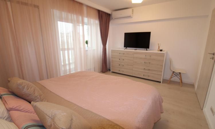 Inchiriere apartament - 2 camere Unirii-Horoscop- Vedere Dambovita-Lux