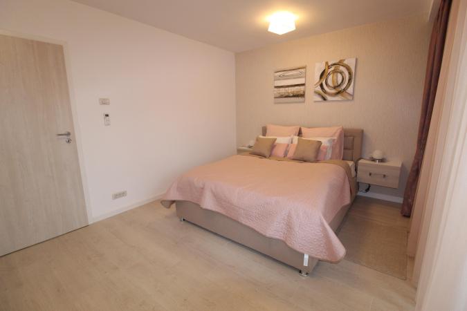 Inchiriere apartament - 2 camere Unirii-Horoscop- Vedere Dambovita-Lux