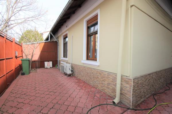 Inchiriere casa 3 camere- Pretabil firma-curte spatioasa- 1 Mai
