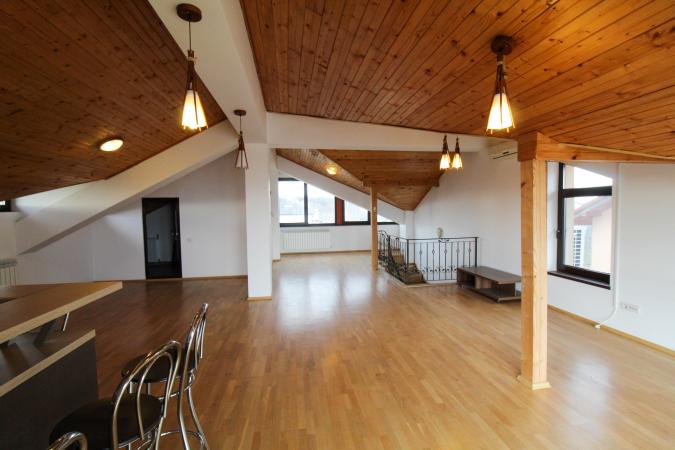 Villa in the Straulesti lake area - B + GF + 1 + AT - own courtyard
