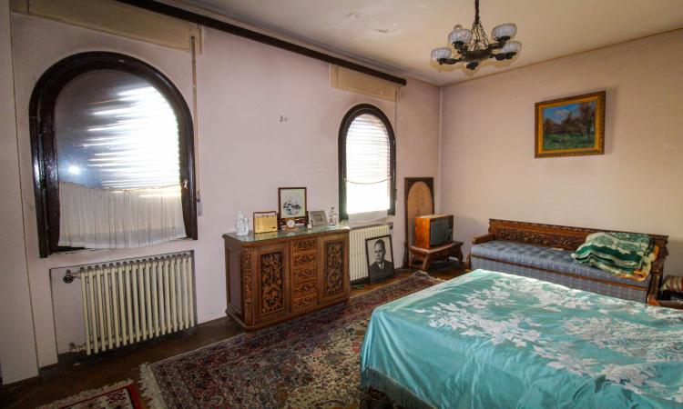 3-room apartment in a villa - special architecture - Primaverii