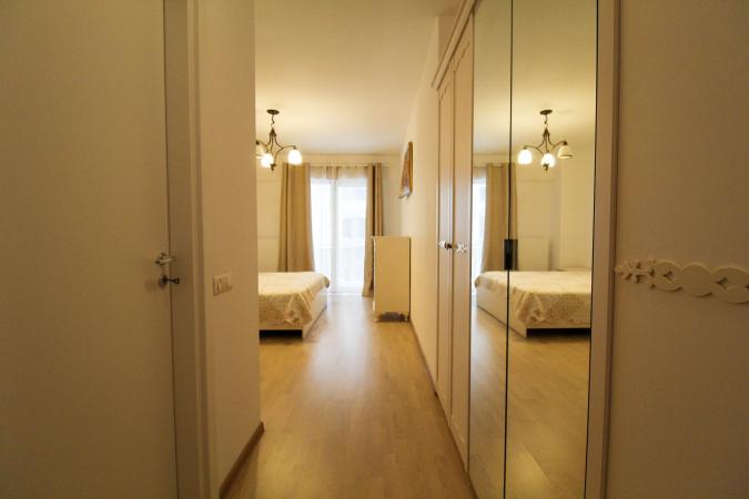 4-room apartment - new complex - Damaroaia