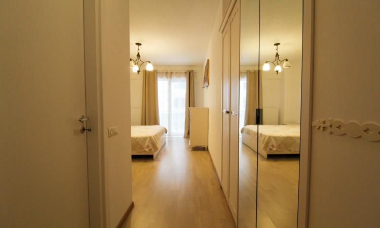 4-room apartment - new complex - Damaroaia
