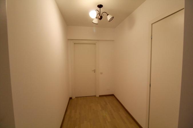 4-room apartment - new complex - Damaroaia