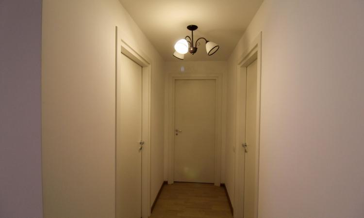 4-room apartment - new complex - Damaroaia