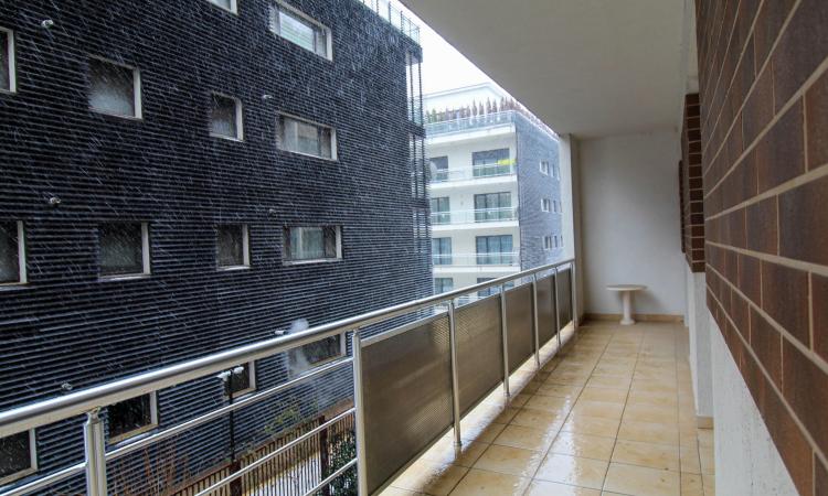 4-room apartment - new complex - Damaroaia