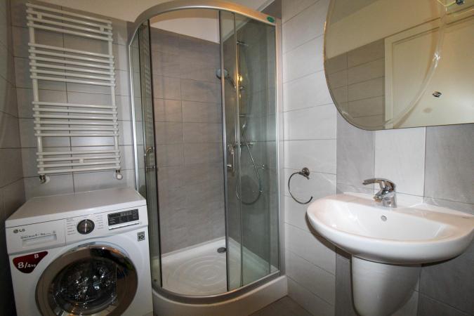 4-room apartment - new complex - Damaroaia