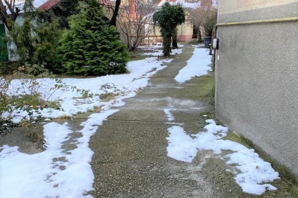 Vanzare teren cu casa 483 mp- Zona Centrala- Toamnei