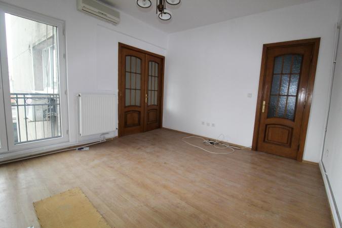 Detached 5-room apartment - University