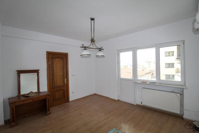 Detached 5-room apartment - University
