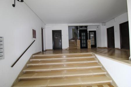 Detached 5-room apartment - University