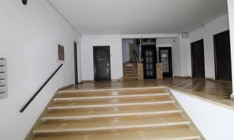 Detached 5-room apartment - University
