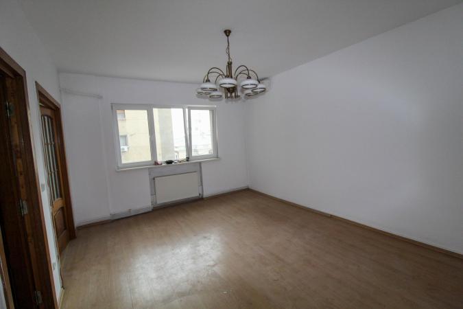 Detached 5-room apartment - University