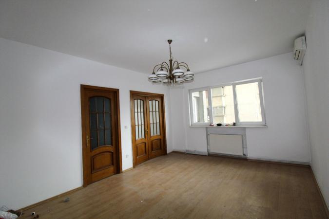Detached 5-room apartment - University