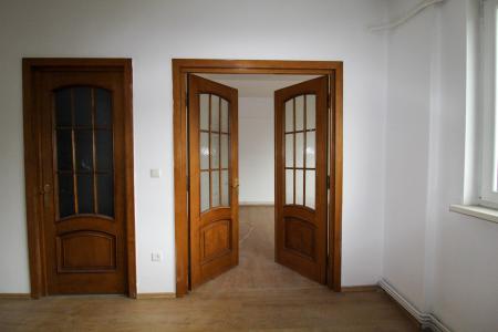 Detached 5-room apartment - University