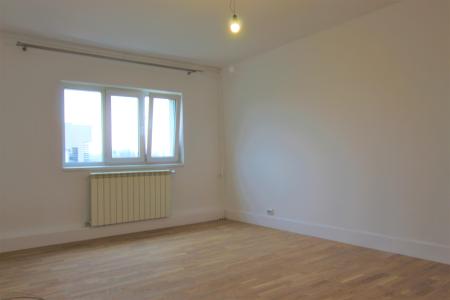 Vanzare Apartament 3 camere - Nemobilat Baneasa - zona Ficusului