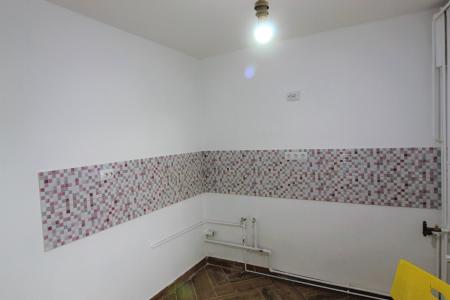 Vanzare Apartament 3 camere - Nemobilat Baneasa - zona Ficusului