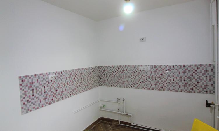 Vanzare Apartament 3 camere - Nemobilat Baneasa - zona Ficusului