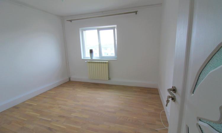 Vanzare Apartament 3 camere - Nemobilat Baneasa - zona Ficusului