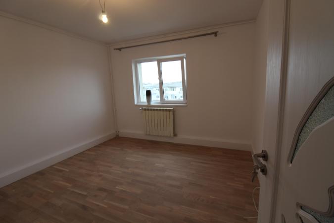 Vanzare Apartament 3 camere - Nemobilat Baneasa - zona Ficusului